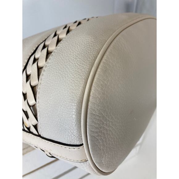 MICHAEL KORS IVORY AND LATTICE PEBBLED LEATHER CROSSBODY BAG - Picture 13 of 16